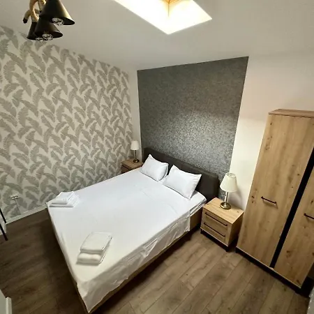 Xox Comfort Casa Curte * בוקרשט