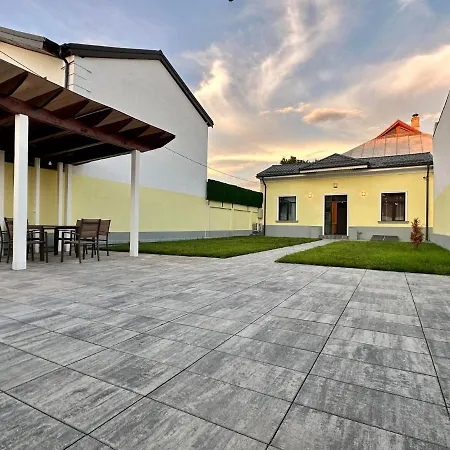 Villa Xox House & Garden Bucharest